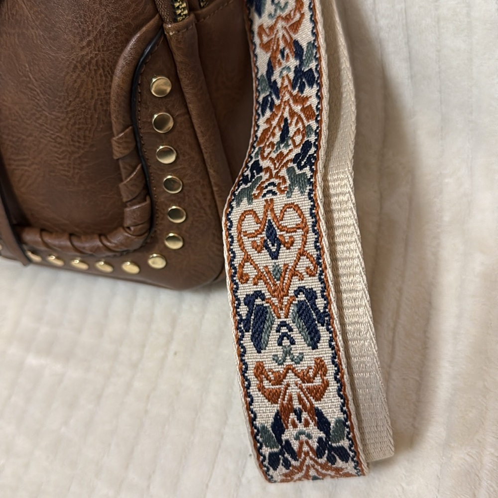 Brown Leather Crossbody Bag with Patterned Strap - Picture 3 of 13